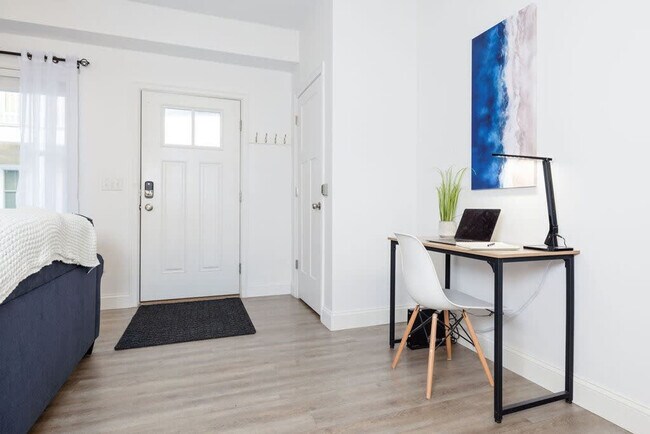 Building Photo - 128 Ashworth Ave