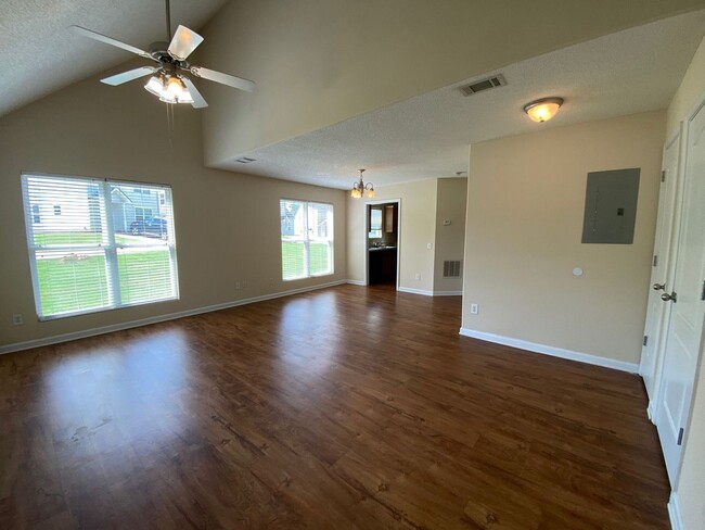 Building Photo - PRE-LEASING FOR AUGUST 2025!  1/2 OFF SECU...