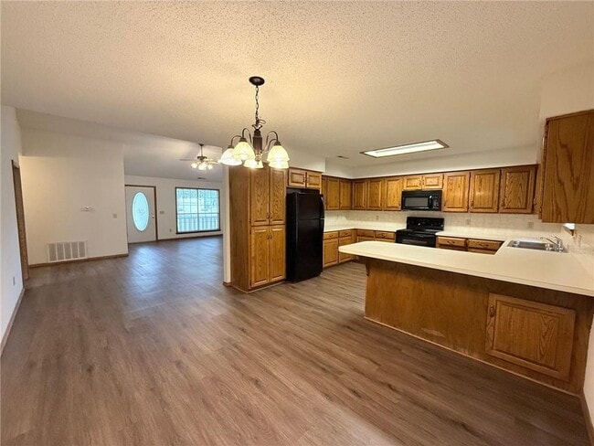 Building Photo - 2972 N John Wayne Dr