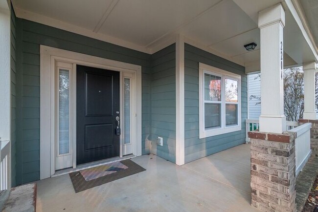 Building Photo - Third month rent free if you sign a lease before 01/31! Spacious 4 Bedroom, 3.5 Bath Home for Ren...