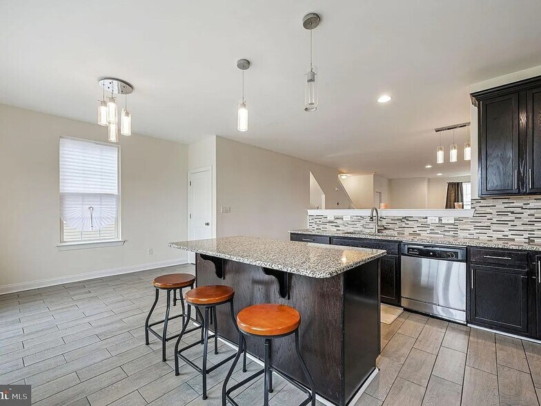 Building Photo - 1340 Carrick Ct
