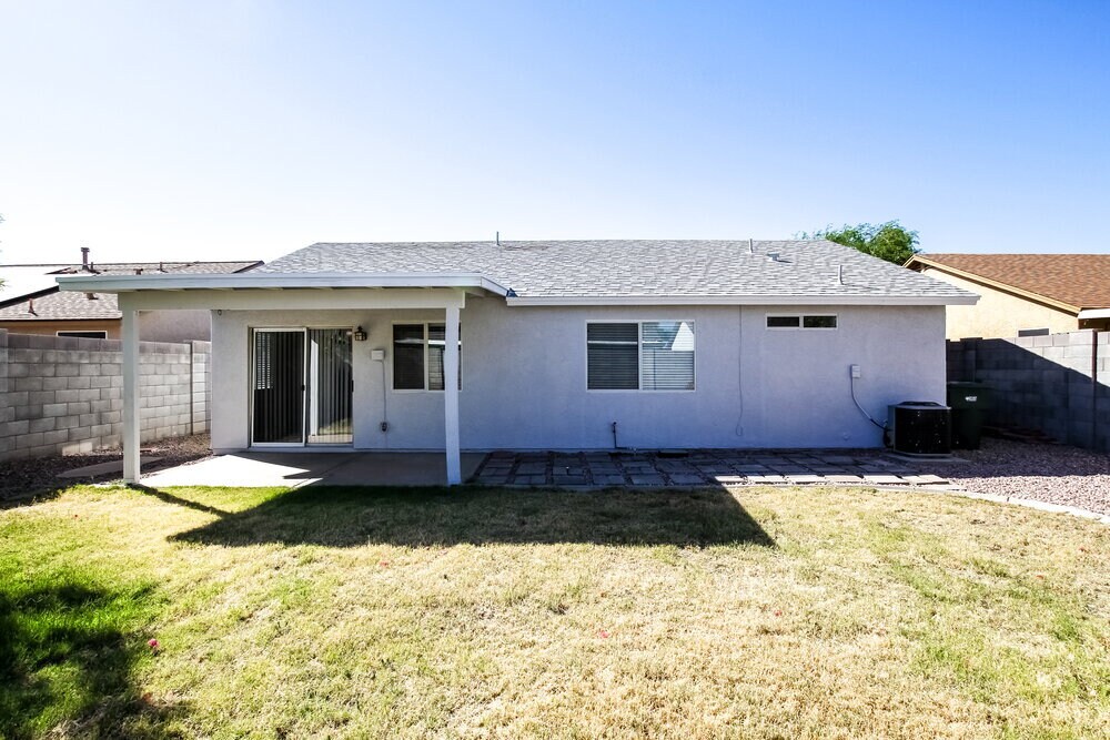 Building Photo - 3705 W Cat Balue Dr