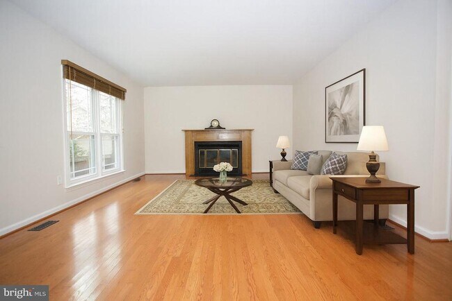 Building Photo - 8391 Miller Pl