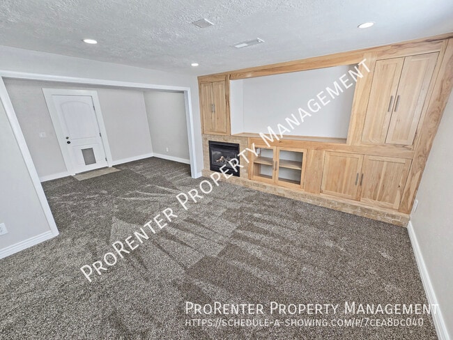 Building Photo - 1722 N 670 W