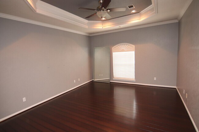 Building Photo - 7950 Riviera Ct