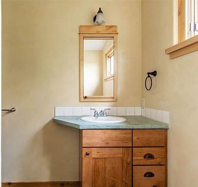 Building Photo - 4 Bedroom 3 Ba  Rare beauty and the essence of Bozeman