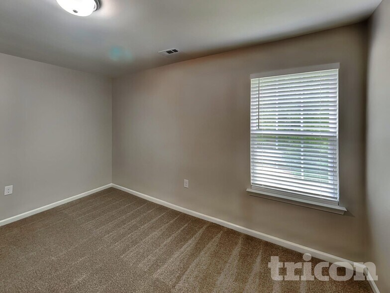 Building Photo - 311 Lind Point Ln