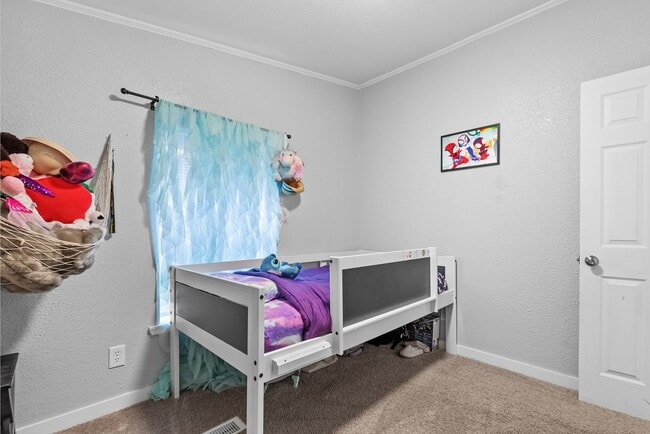 Building Photo - Updated and Spacious 3 bedroom in Timberlakes