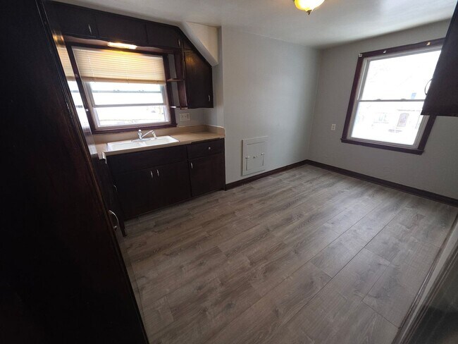 Building Photo - 3260 N 49th St