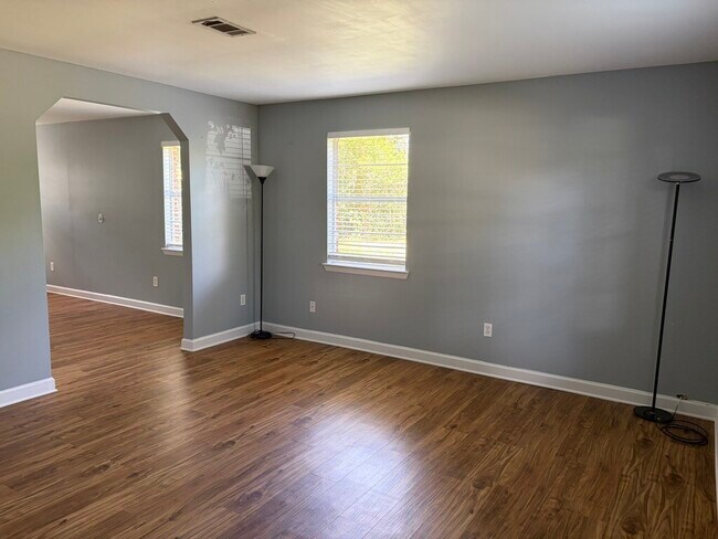 Building Photo - 204 Brandywine Rd