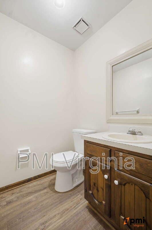 Building Photo - 705 Mill Landing Rd