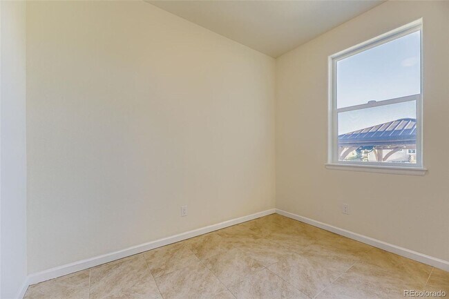 Building Photo - Spacious Spring Valley Stunner – Move-In R...