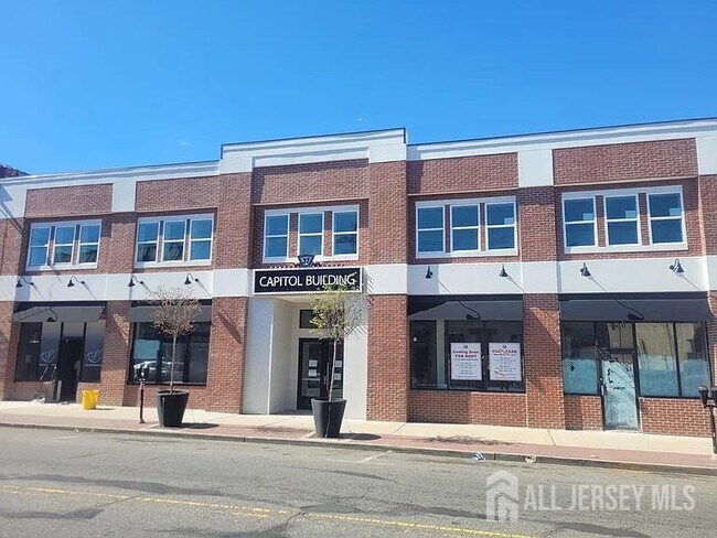 Primary Photo - 37 Main St