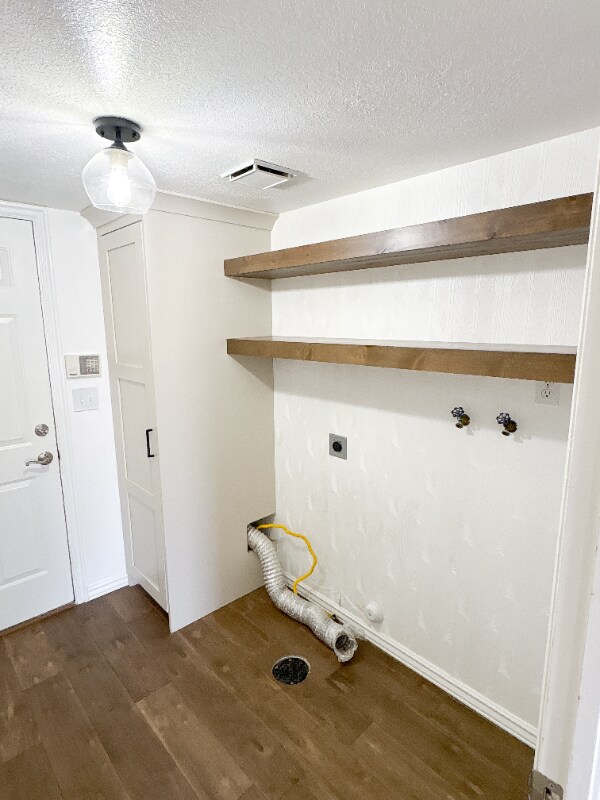 Building Photo - 1075 E Pheasant View Dr