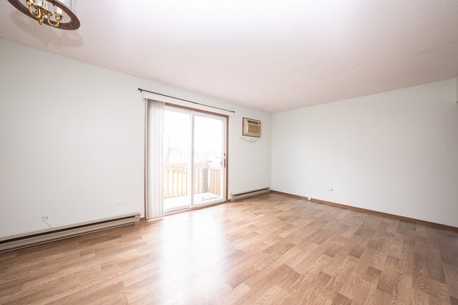 Building Photo - 218 Madison St