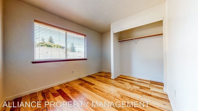 Building Photo - 3 br, 2 bath House - 72 Kingston Lane (Way