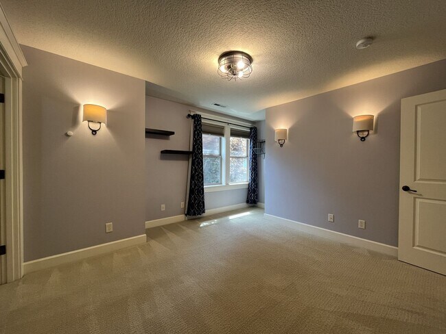 Building Photo - Luxury 5 Bedroom Home with Soaking Tub, Chef’s Kitchen & Expansive Primary Suite