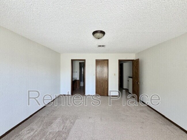 Building Photo - 7148 S Canton Ave