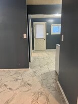 Building Photo - 2 Tracy St