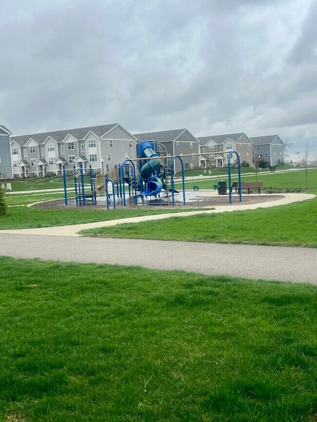 Building Photo - 1059 Briar Gln Ct