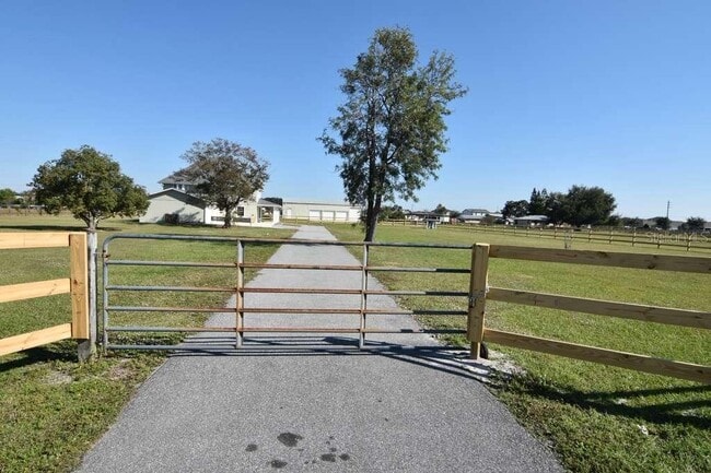 Building Photo - 3233 Hickory Tree Rd