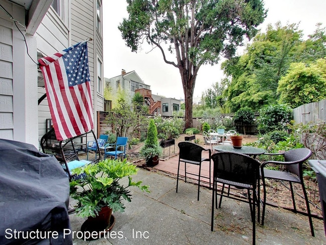 Building Photo - 478 Sanchez St