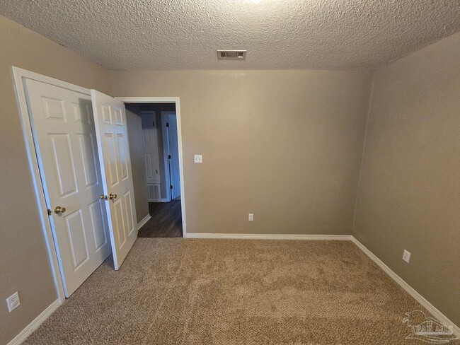 Building Photo - 3621 Pebble Ln