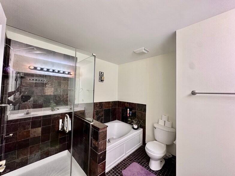 Building Photo - 3169 Saganashkee Ln