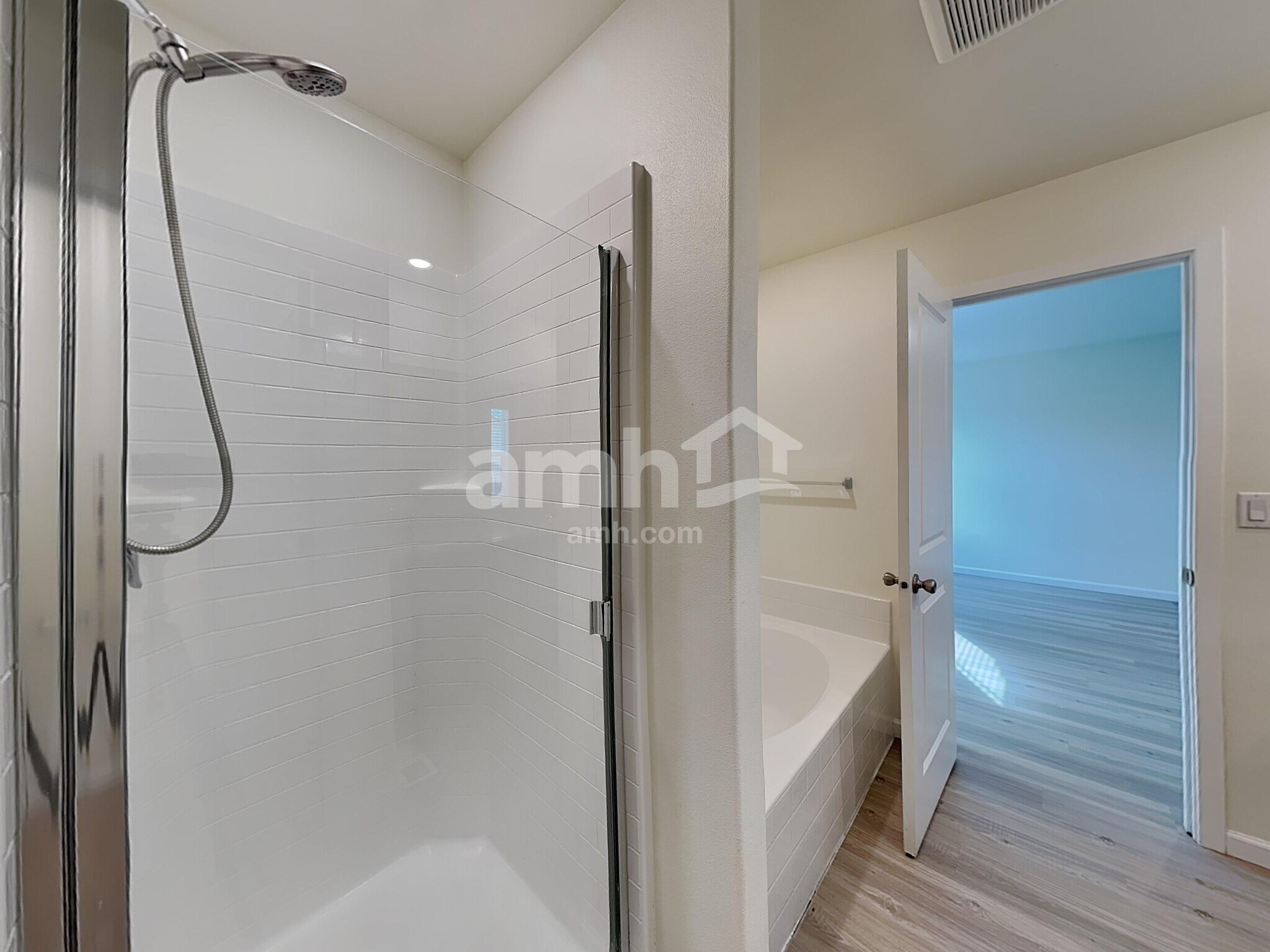 Building Photo - 1221 W 17th Ave