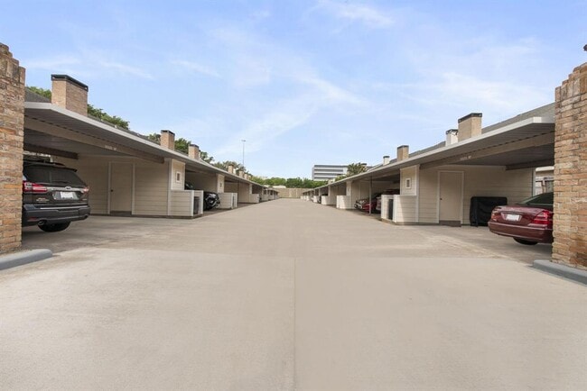 Building Photo - 10328 Briar Forest Dr