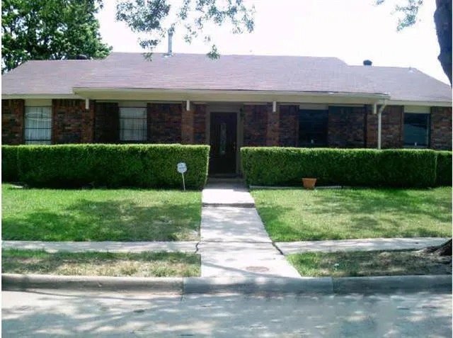 Building Photo - 10410 Black Walnut Dr
