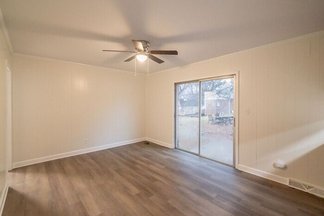 Building Photo - Newly Renovated 3-Bedroom Ranch with Spacious Yard!