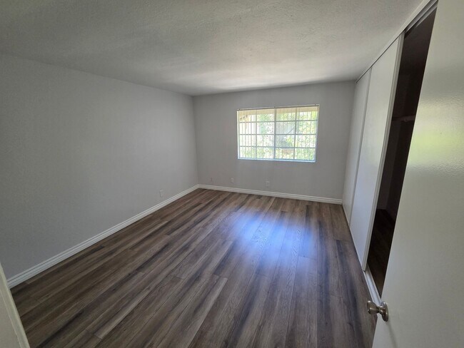 Building Photo - 1826 Lochglen Ct
