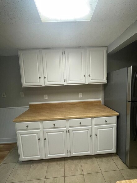 Kitchen - 1725 King Woods Dr, APT A