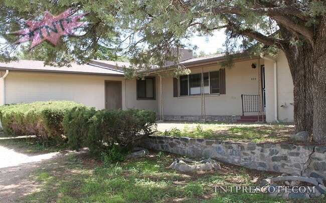 Building Photo - Home in Prescott