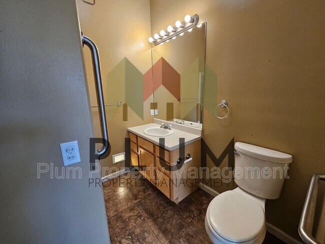 Building Photo - 5104 Village View Way