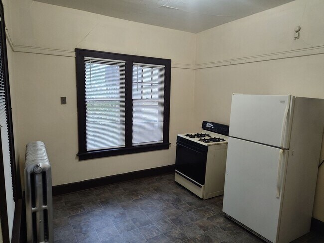 Building Photo - 1832S18thJ