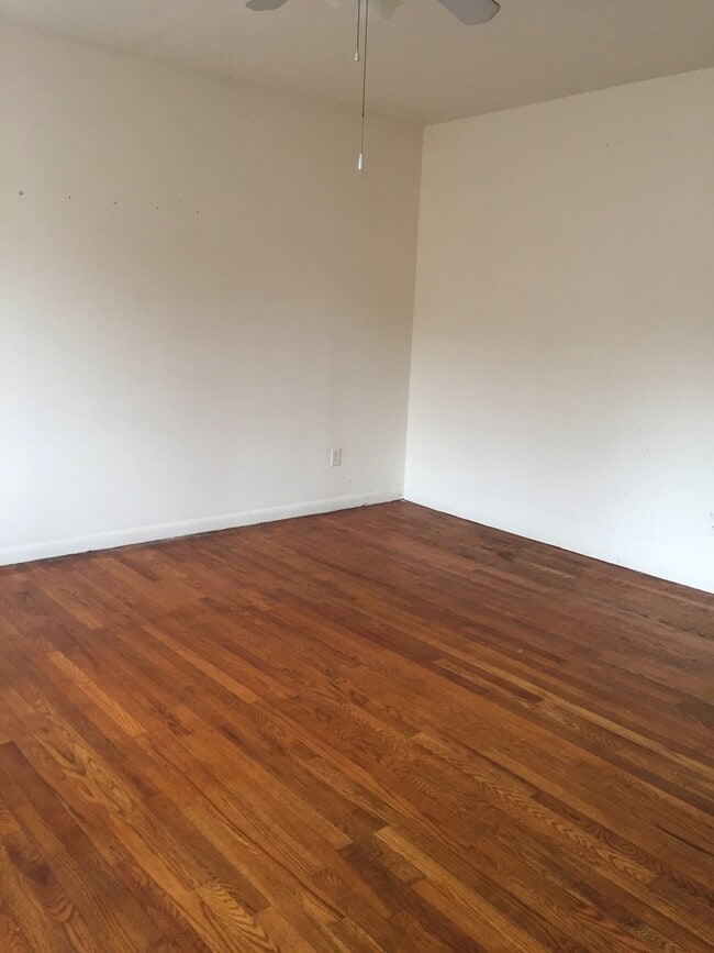 Building Photo - 3 Bedroom/1.5 Bath Home on Westside!