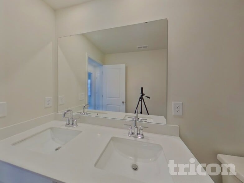 Building Photo - 4018 Rustling Grass Trl