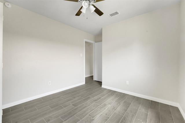 Building Photo - 405 S Las Vegas Trail