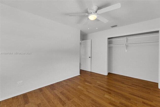 Building Photo - 2249 SW 34th Terrace