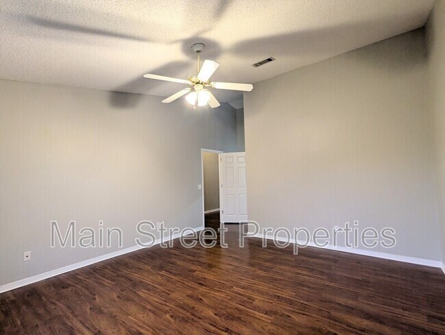 Building Photo - 1909 Southwind Cir