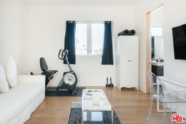 Building Photo - 1723 S Durango Ave