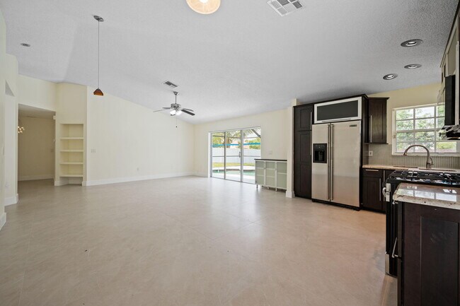 Building Photo - 13400 NW 5th Ct