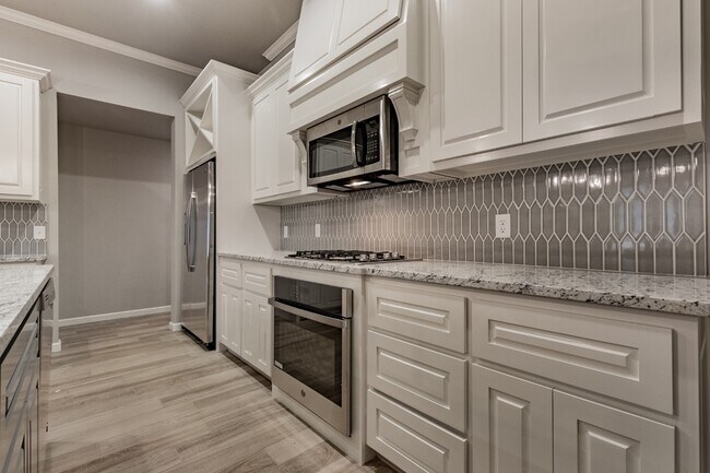 Building Photo - 6296 NW 178th Ter