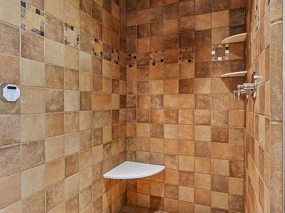 Building Photo - 3577 Woodbury Ct S