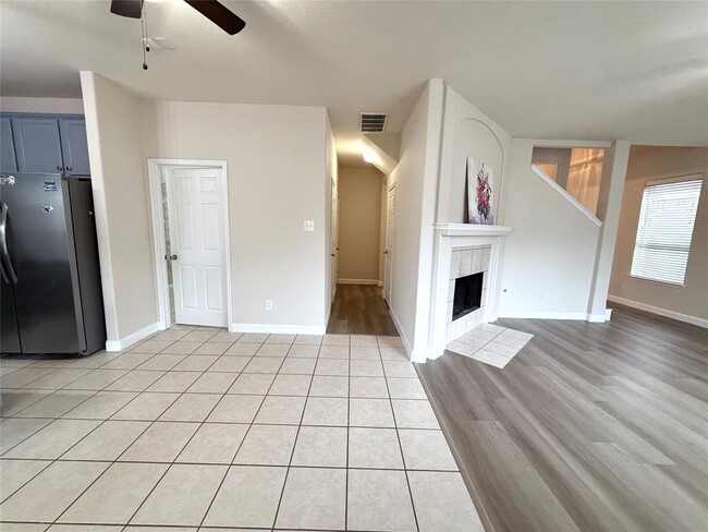 Building Photo - 26430 Richwood Oaks Dr