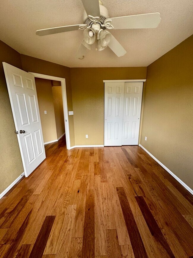 Building Photo - 3 Bedroom Home with Basement in Stetson Hills