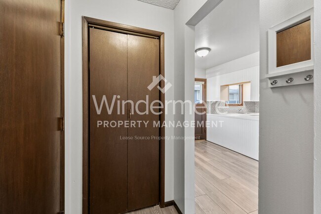 Building Photo - 822-824 N Wilbur Rd