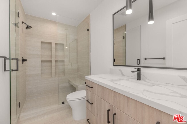 Building Photo - 12702 Pacific Ave